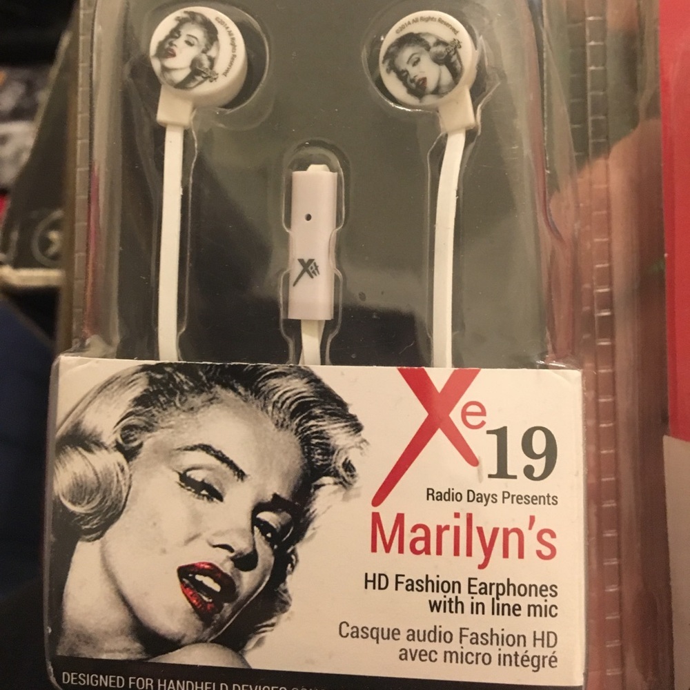 Marilyn Monroe ear buds